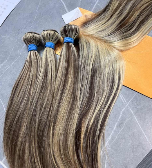 2B/27# Highlights Color Blue Rubber Band Hair Bundles And 5*5 Closure